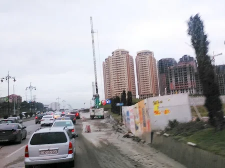 Bakının bəzi yollarında sıxlıq yaranıb