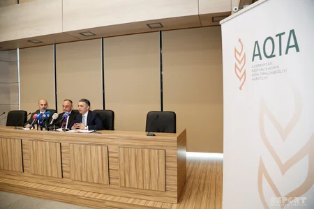 Qoşqar Təhməzli qida məhsullarının istehsalı ilə məşğul olan sahibkarlarla görüşüb