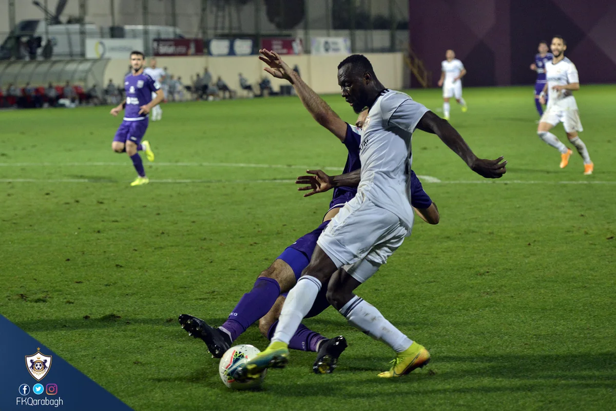 Türkiyə klubu Qarabağın futbolçusunu alır