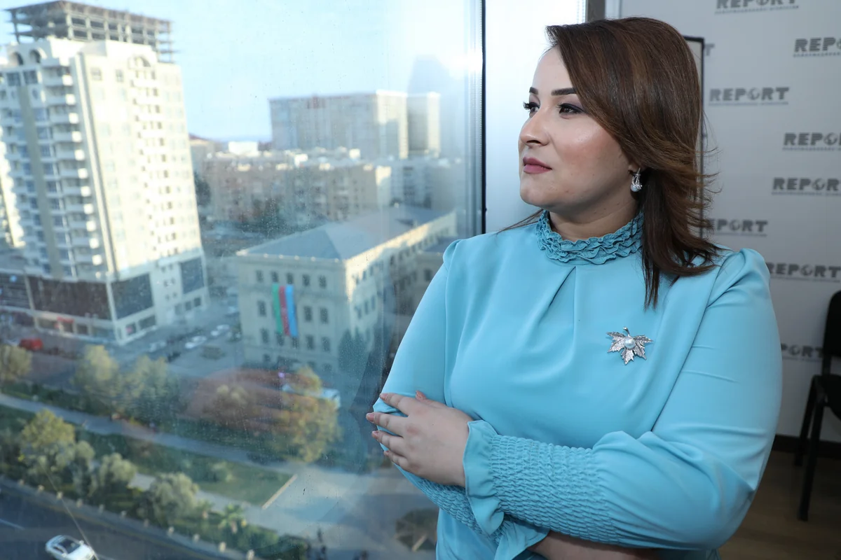 “Onlar orada soyuqda döyüşürlər. Biz necə rahat yataq?”