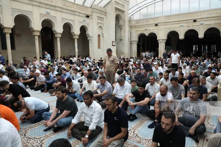 Bakıda bayram namazı qılınıb
