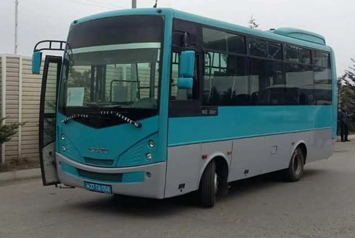 Gəncədə sərnişin avtobusu qəzaya düşüb, yaralılar var - YENİLƏNİB