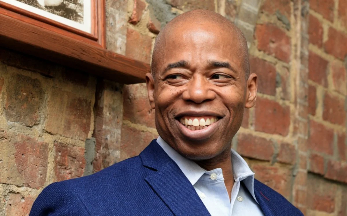 FBI agents seize New York mayor's electronic devices