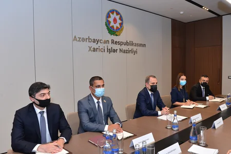 Foreign Minister meets with members of French National Assembly