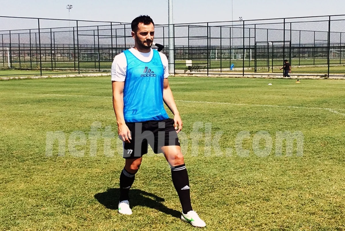 Neftçi bolqarıstanlı müdafiəçini sınayır