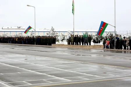 Gənc əsgərlər növbəti xidmət yerlərinə yola salınıb - FOTO