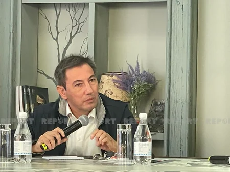 Fuad Hüseynəliyev: Feyklərlə mübarizənin tək yolu dəqiq informasiya yaymaqdır