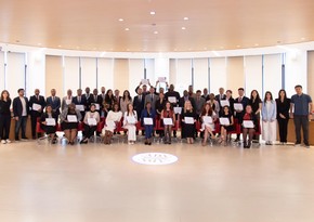 Xarici diplomatlar üçün “Xarici Siyasət Proqramı” uğurla başa çatıb