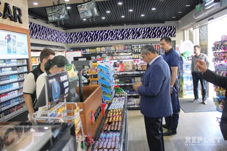 Azerbaijani lawmakers visit SOCAR Petroleum SA office and SOCAR's filling station in Bucharest
