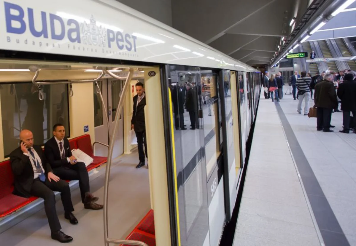 Macarıstanda metroda iki qatar toqquşub, 10 nəfər xəsarət alıb