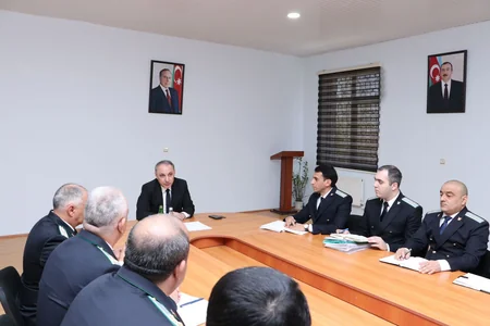 Baş prokuror Ağcabədidə vətəndaşları qəbul edib