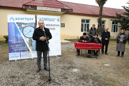“Azəriqaz” Astaranın Deqədi kəndinin sakinlərinin problemini dinləyib
