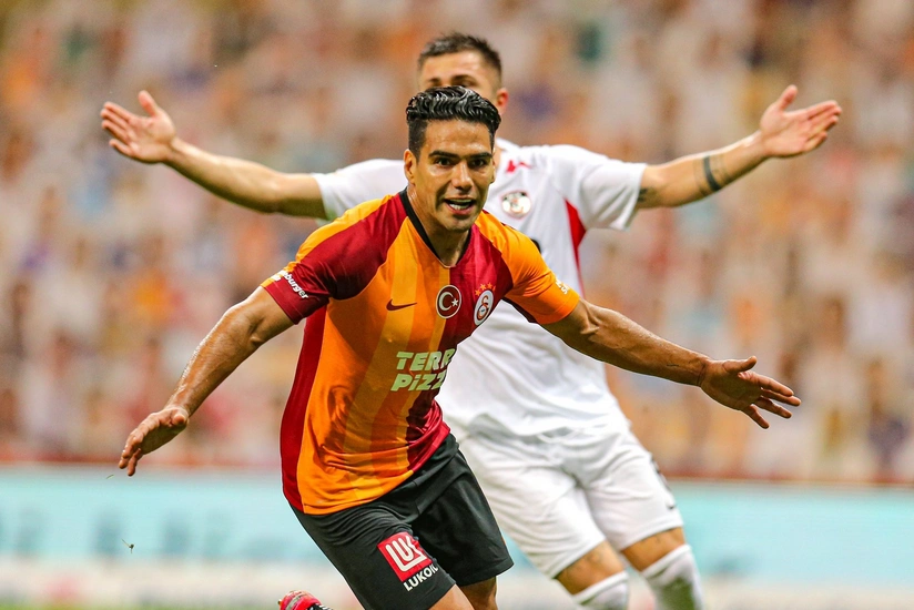 Qalatasarayın hücumçusu zədələndi