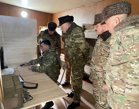 Проверена боеготовность воинских частей в Кяльбаджаре и Лачыне