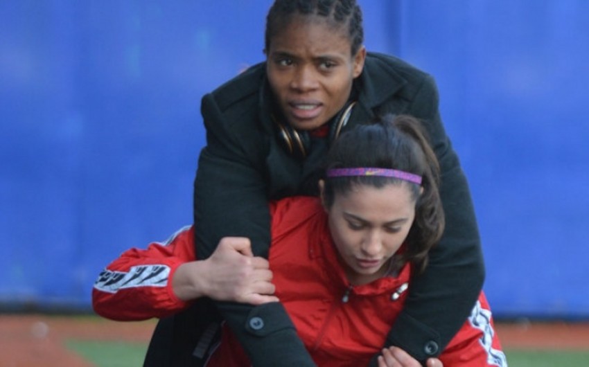 Azerbaijani footballer carried injured rival on her back