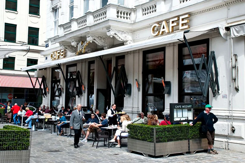 В Австрии с февраля рестораны смогут работать до полуночи