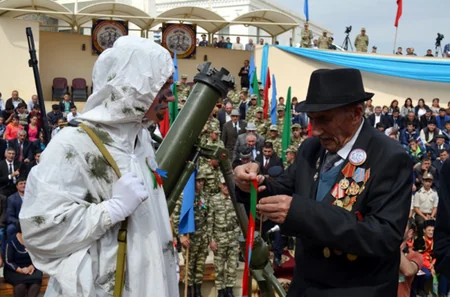 Müdafiə Nazirliyi Gədəbəydə kütləvi hərbi vətənpərvərlik bayramı tədbiri keçirib