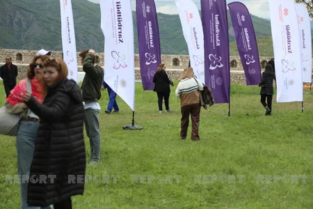Şuşada Xarıbülbül Beynəlxalq Folklor Festivalı davam edir