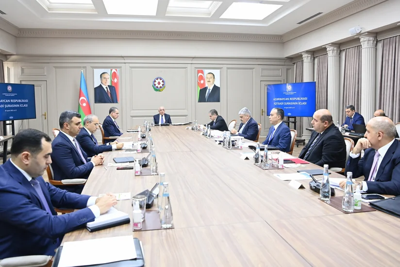 İqtisadi Şuranın iclası keçirilib, dövlət büdcəsinə yenidən baxılması üçün tapşırıqlar verilib