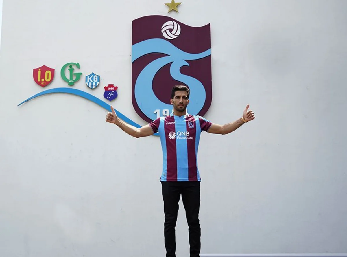 Türkiyə klubu İran yığmasının futbolçusunu heyətinə qatıb