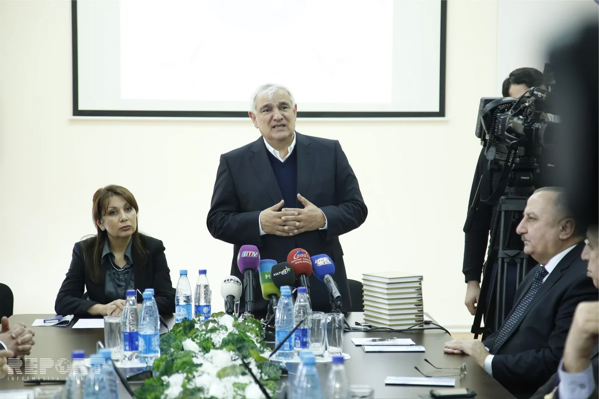 Kamal Abdullayev: Azərbaycanda aparılan düzgün siyasət nəticəsində şiələrlə sünnilər bir məsciddə namaz qılırlar