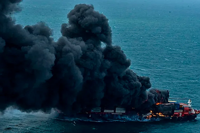 KIV: Qırmızı dənizdə konteyner gəmisində yanğın baş verib