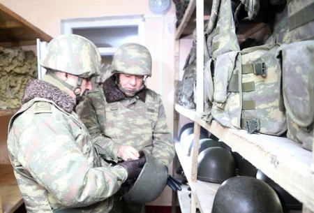 Defense Minister visits military units on frontline