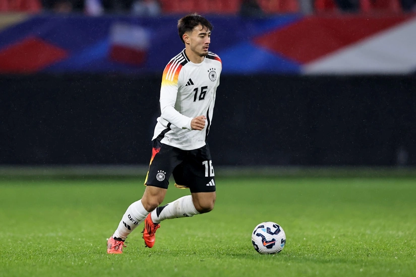 Almaniyalı futbolçu Cənubi Koreya yığmasında oynamağa qərar verib