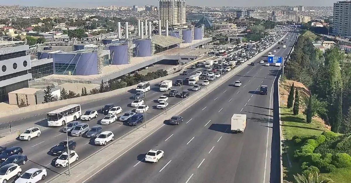 Bakıda 12 istiqamətdə sıxlıq var - SİYAHI