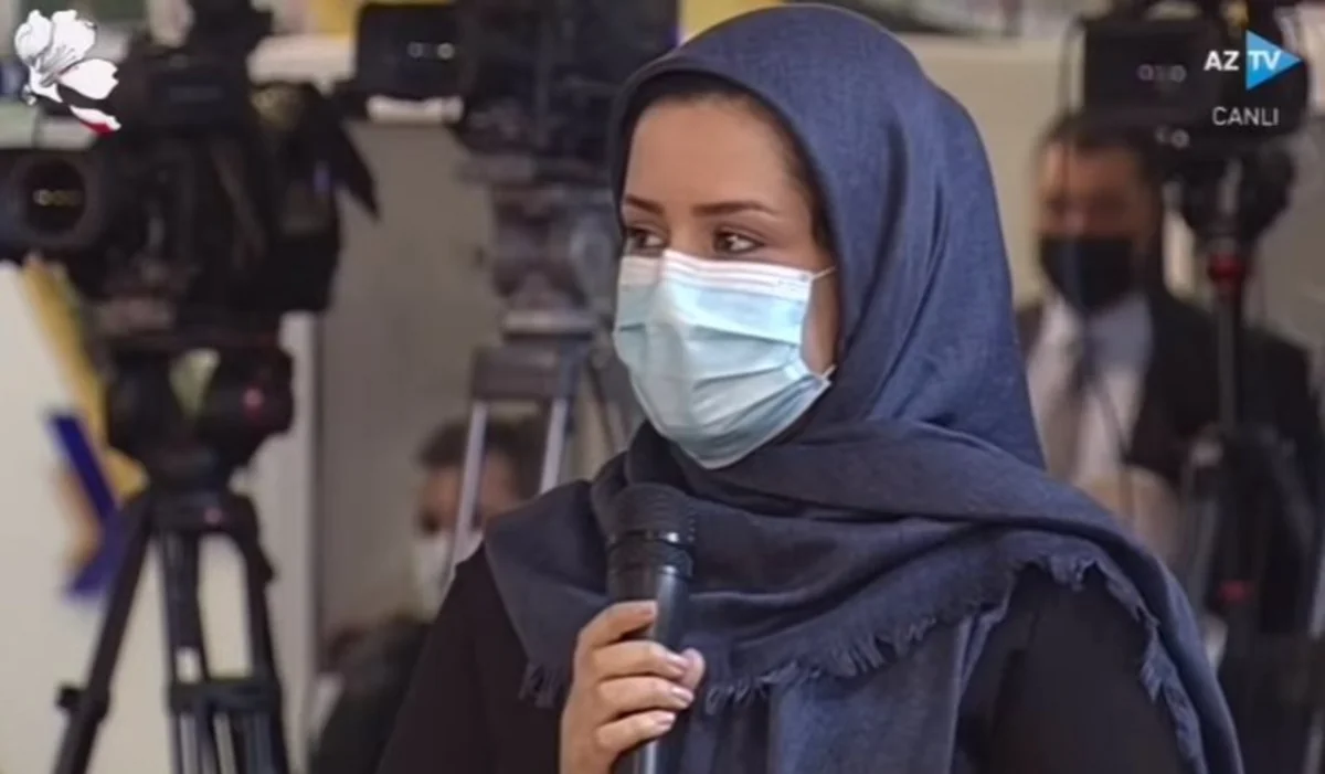 Prezidentin mətbuat konfransında iranlı jurnalist özünü pis vəziyyətə salıb