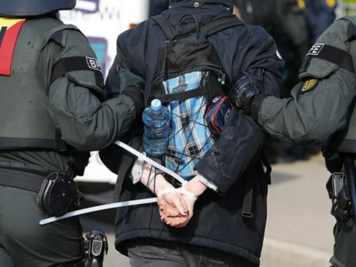 Police arrested 400 protesters In Stuttgart