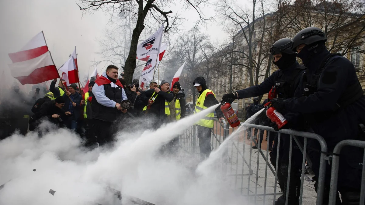 Thousands rally in Slovakia to condemn government plan to overhaul public broadcasting