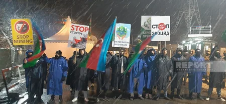 Несмотря на морозную погоду, экоакция на дороге Ханкенди-Лачын продолжается
