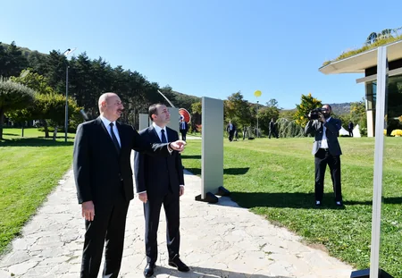 President Ilham Aliyev and Prime Minister Irakli Garibashvili view photo exhibition dedicated to 100th anniversary of National Leader Heydar Aliyev