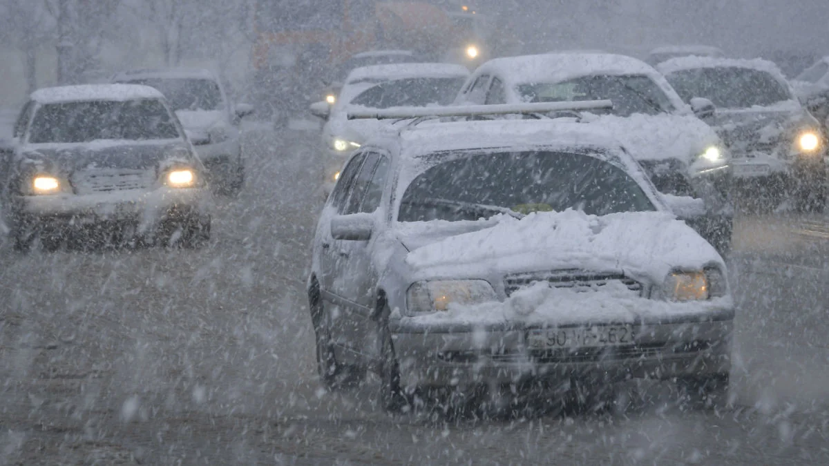 Ölkə ərazisində qarlı hava şəraiti davam edir - FAKTİKİ HAVA
