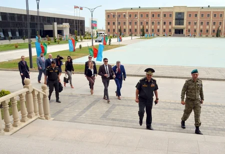 US delegation visits military unit - VIDEO