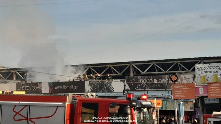 Tbilisinin ən böyük bazarında yanğın olub