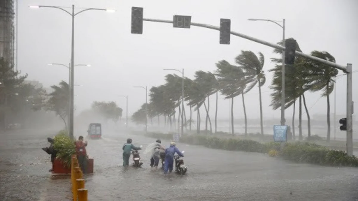Typhoon Ambo kills 4 in the Philippines