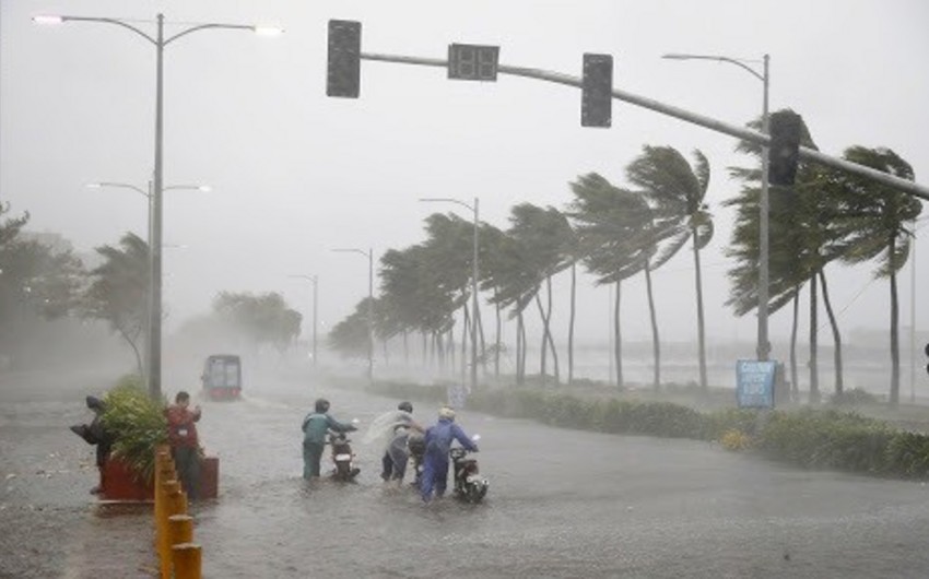 Typhoon Ambo kills 4 in the Philippines