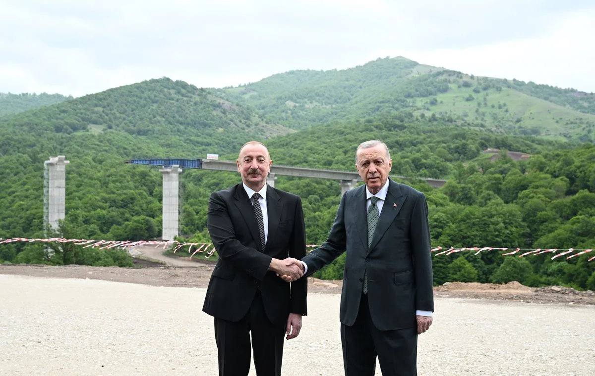 Presidents of Azerbaijan and Türkiye inspect progress on Kalbajar-Lachin highway construction