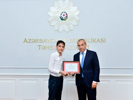 Təhsil naziri olimpiada qalibləri ilə görüşüb