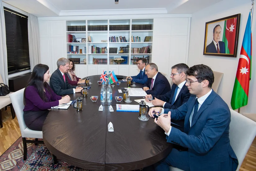 Vergilər naziri Böyük Britaniyanın ölkəmizdəki səfiri ilə görüşüb