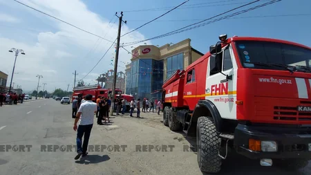Qubada böyük ərzaq mağazasında yanğın baş verib - VİDEO