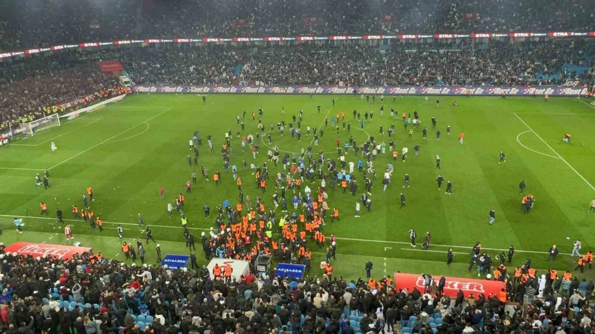 Trabzonspor - Fənərbağça matçındakı hadisələrə görə 12 nəfər saxlanılıb