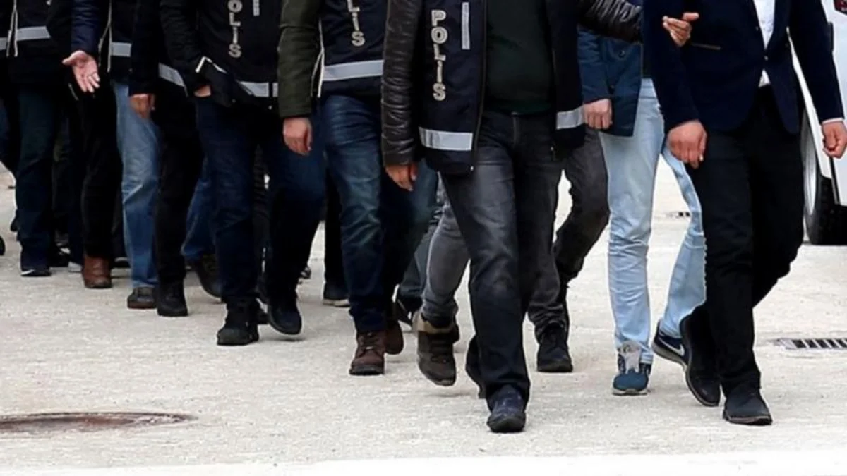 Türkiyə polisi əməliyyat keçirib, saxlanılanlar var