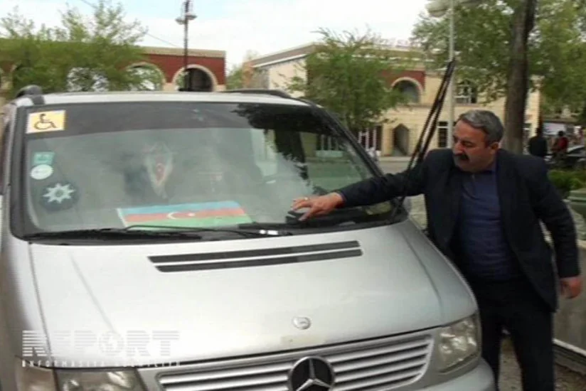Hacıqabulda ov edən ərəblərin atdığı güllə mikroavtobusa dəyib - FOTO