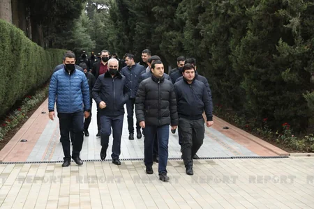 Azərbaycan xalqı Heydər Əliyevin xatirəsini yad edir - FOTOREPORTAJ