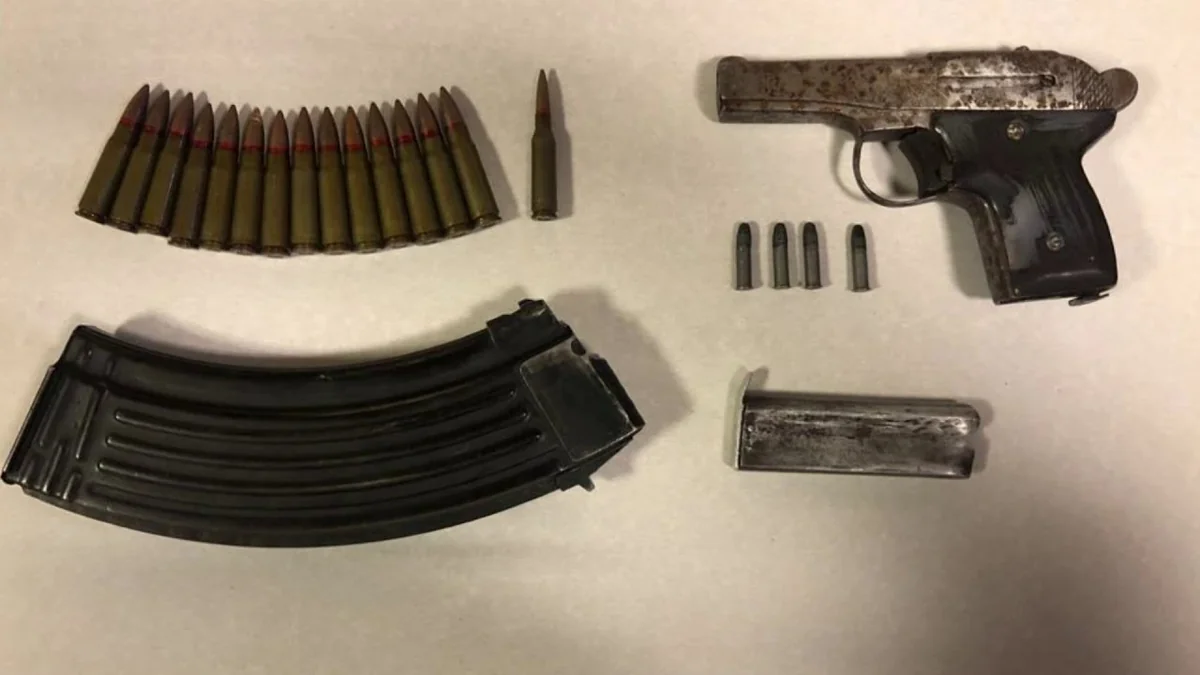 Biləsuvarda torpağa basdırılmış narkotik və silah-sursat aşkarlandı