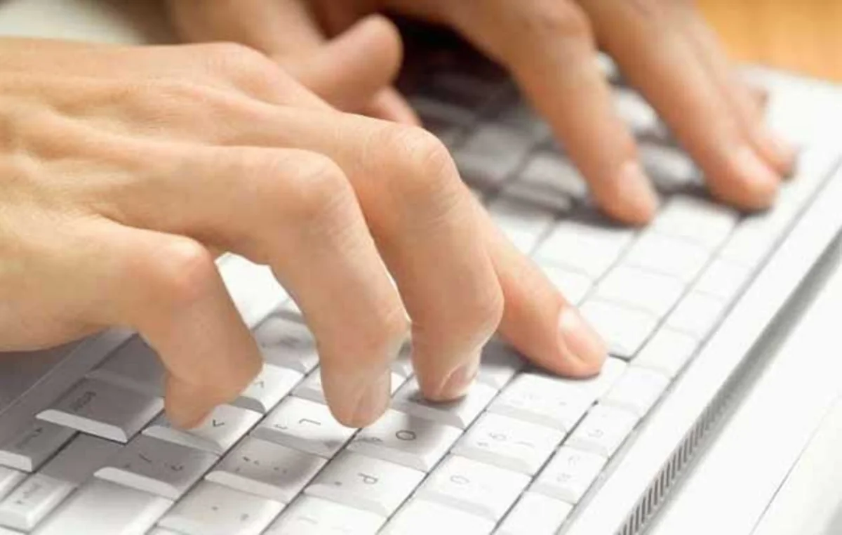 Turkey blocks Kurdish websites as Twitter and Facebook slows down