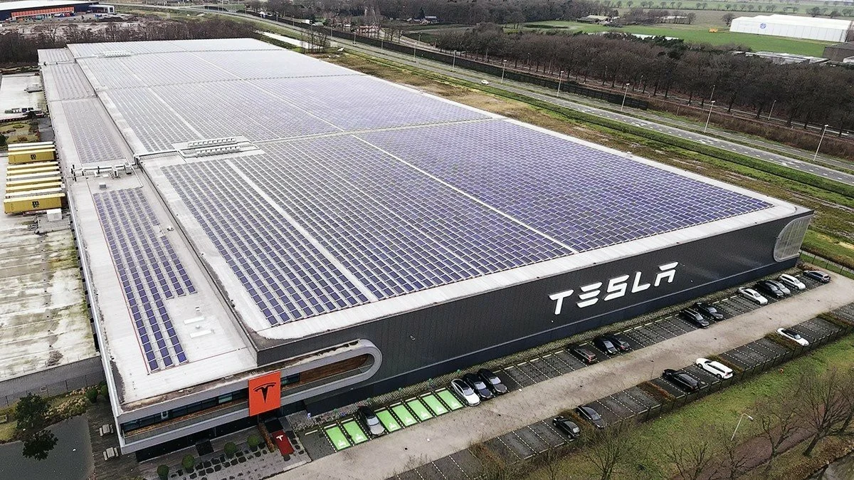 Almaniya məhkəməsindən Teslaya STOP